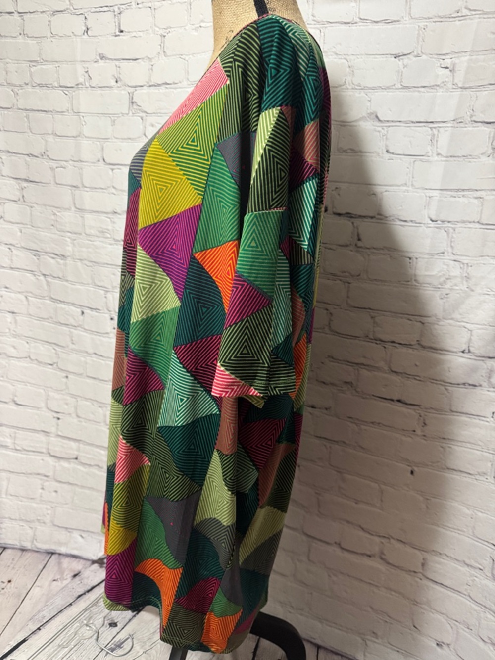 EUC Slinky! LuLaRoe Irma Colorful Geometric Pattern Tunic - Picture 2 of 8